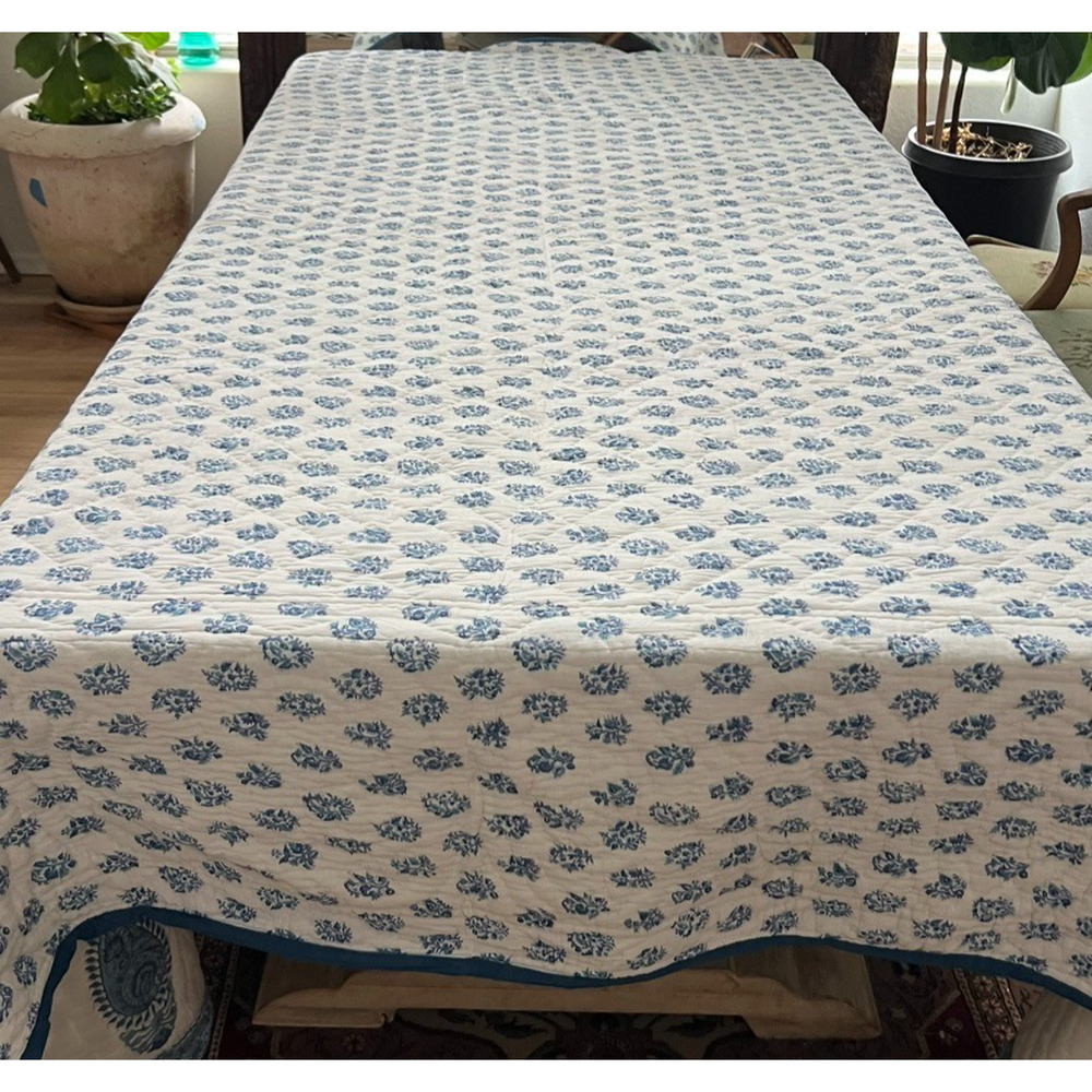 Bedspread Quilt Hand Quilted 93 x 106" Blue & White Paisley Gauze - Picture 2 of 10